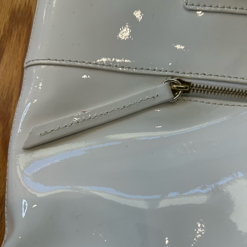 Chic Dooney & Bourke White Leather Tote with Gold Accents - Picture 9 of 15